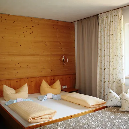 Kampfl Casa de hóspedes 4*