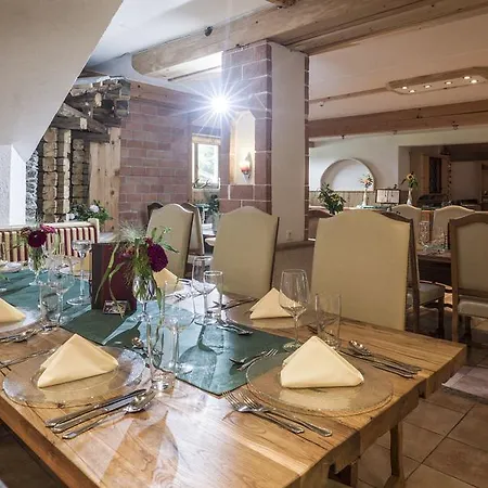 Kampfl בית הארחה 4*