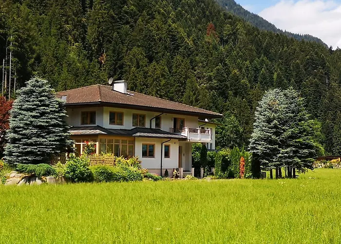 Kampfl Guest house Fuegen